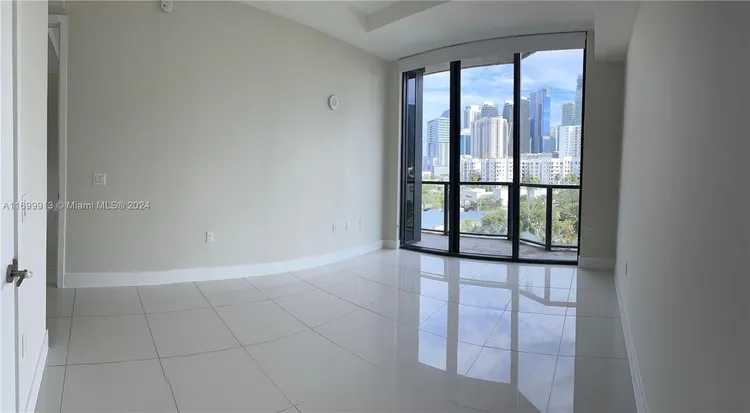 Cassa Brickell #811 image #24