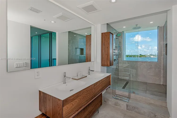 Cielo on the Bay #1002 image #28