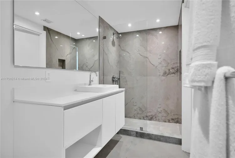 Cielo on the Bay #1002 image #31