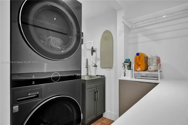 Cielo on the Bay #1002 image #33