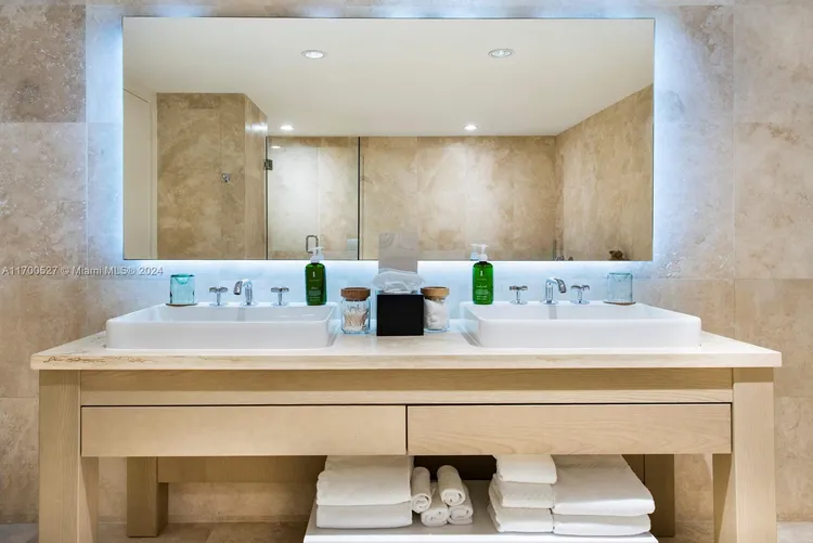 1 Hotel & Homes #1244 image #23