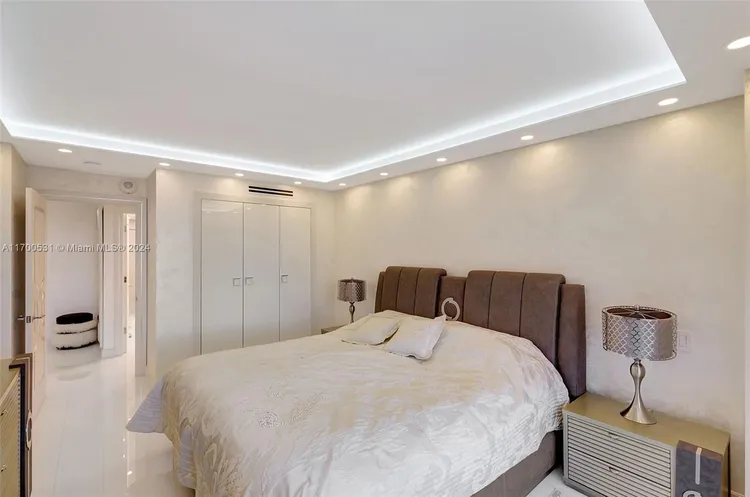 Balmoral #5O/complete renovated image #20