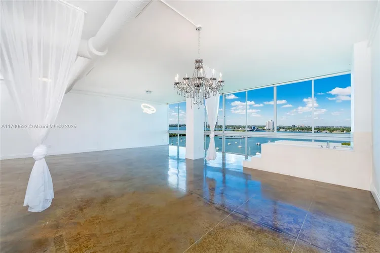 Space 01 Lofts #1203 image #13