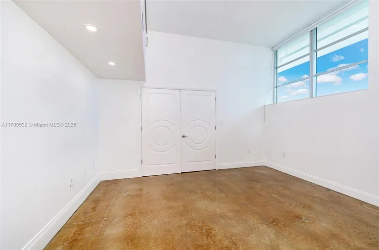 Space 01 Lofts #1203 image #25