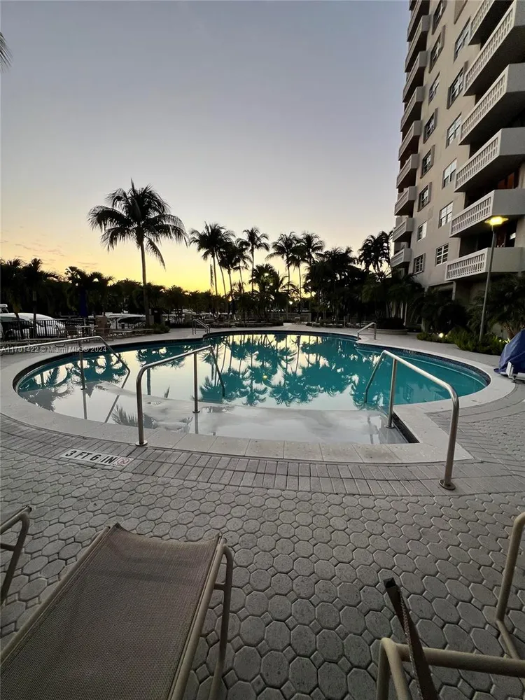 Gables Waterway Towers #622 image #13
