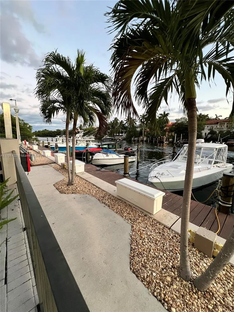 Gables Waterway Towers #622 image #14