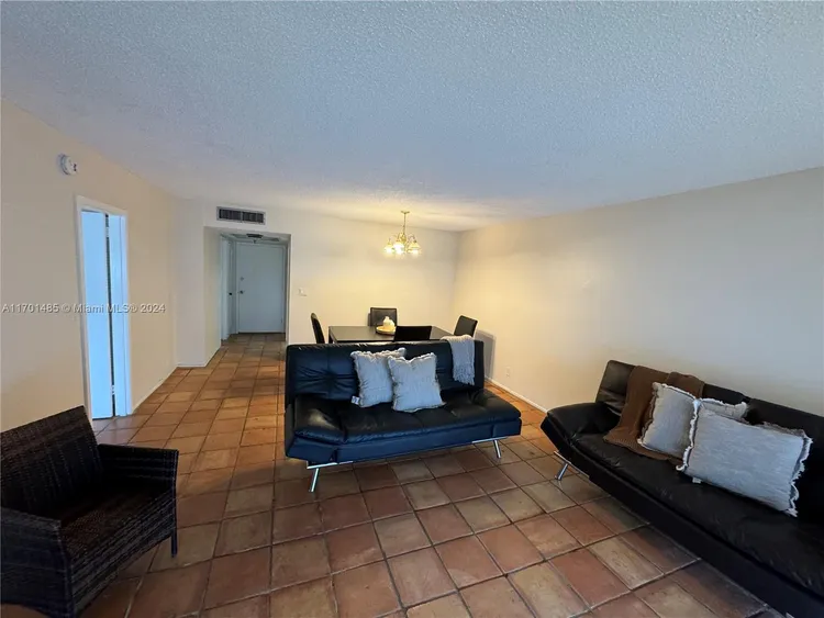 Parker Plaza Estates #201 image #7