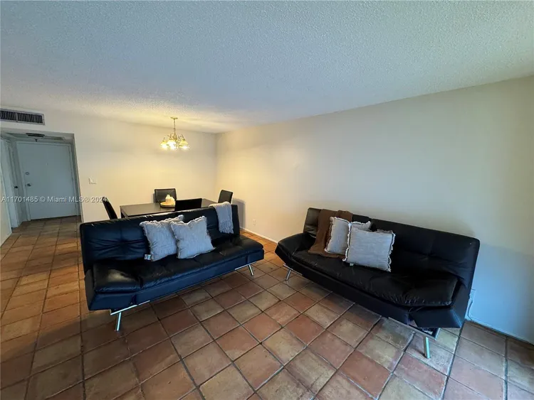 Parker Plaza Estates #201 image #8