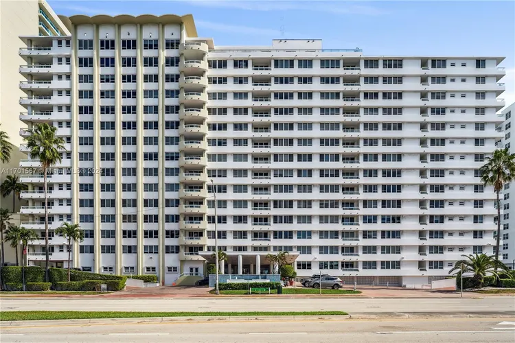 Carriage Club North #912 image #13