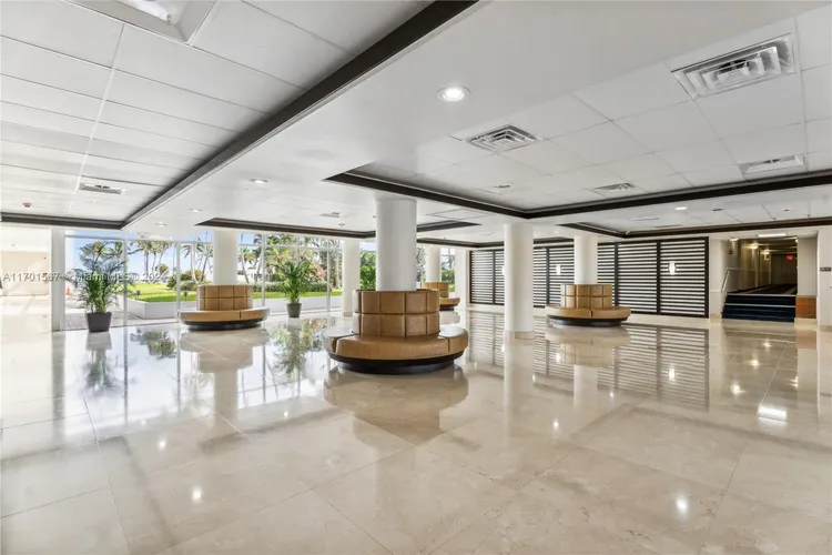 Carriage Club North #912 image #17