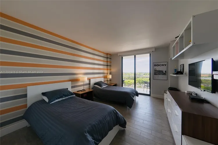 Hamptons West #402 image #18