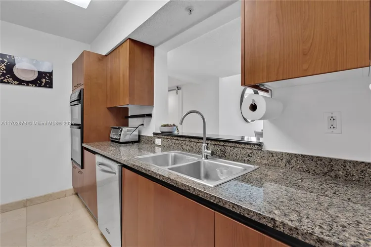 1500 Ocean Drive #503 image #14