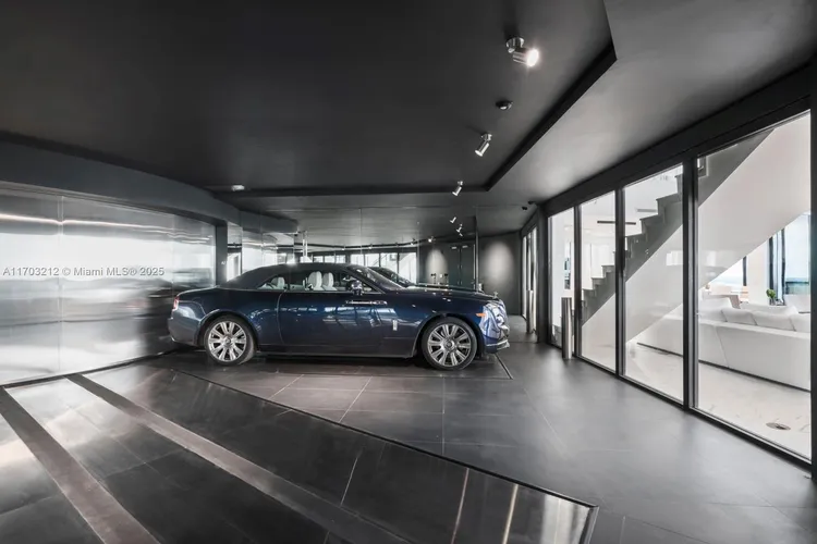 Porsche Design Tower #4204 image #25