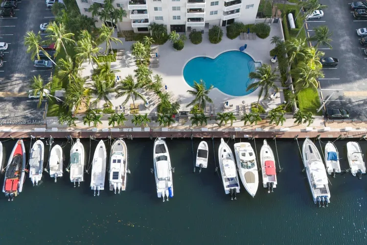 Gables Waterway Towers #618 image #18