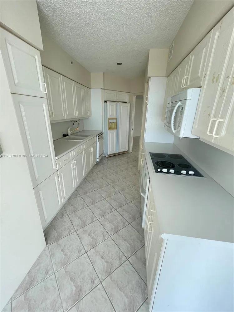 Oceania IV #843 image #6