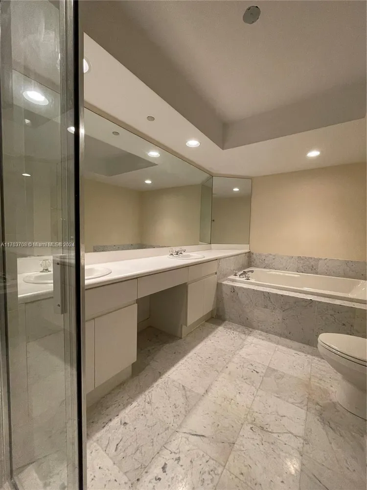 Oceania IV #843 image #8