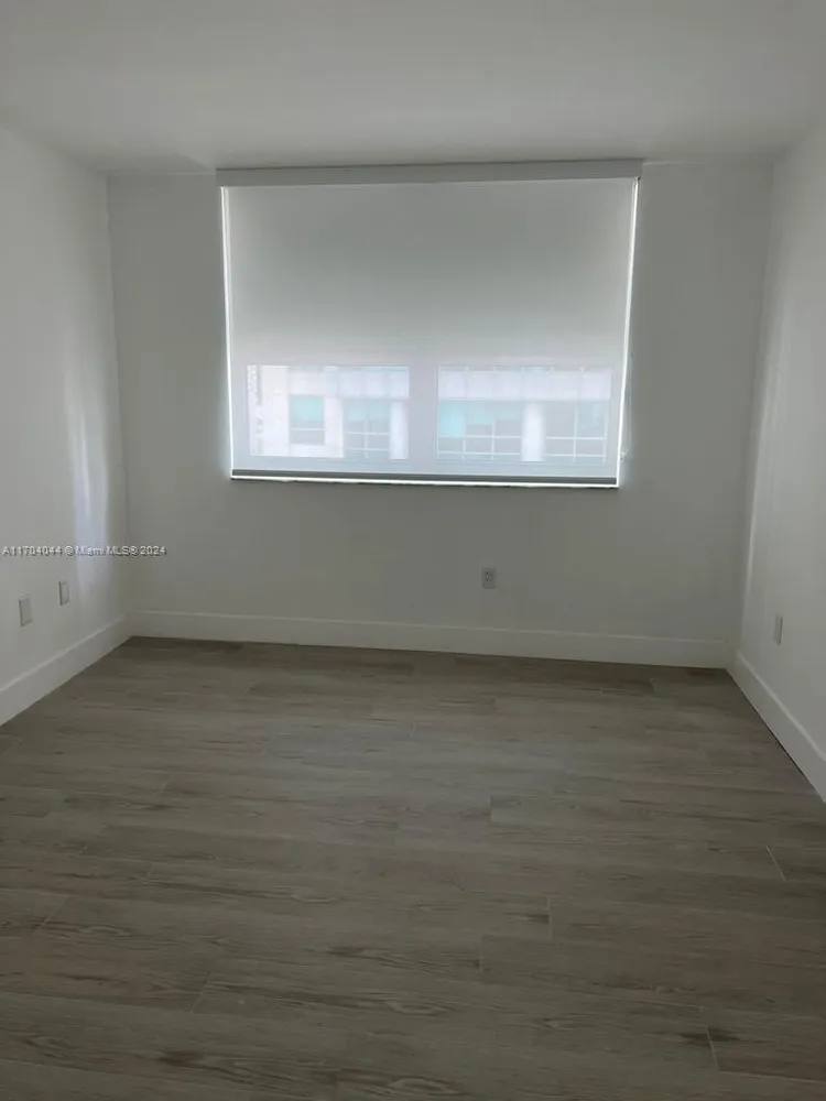 The Mark #1202 image #18