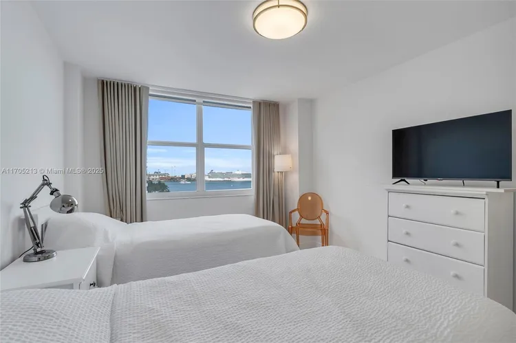 Isola #815 image #13