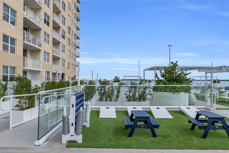 Isola #815 image #21