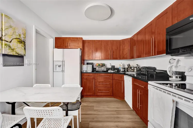 Cape Florida Club #210 image #14