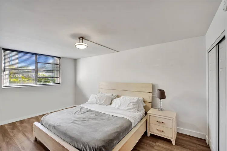 Cape Florida Club #210 image #9