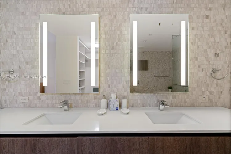 Rise Brickell City Centre #3403 image #20