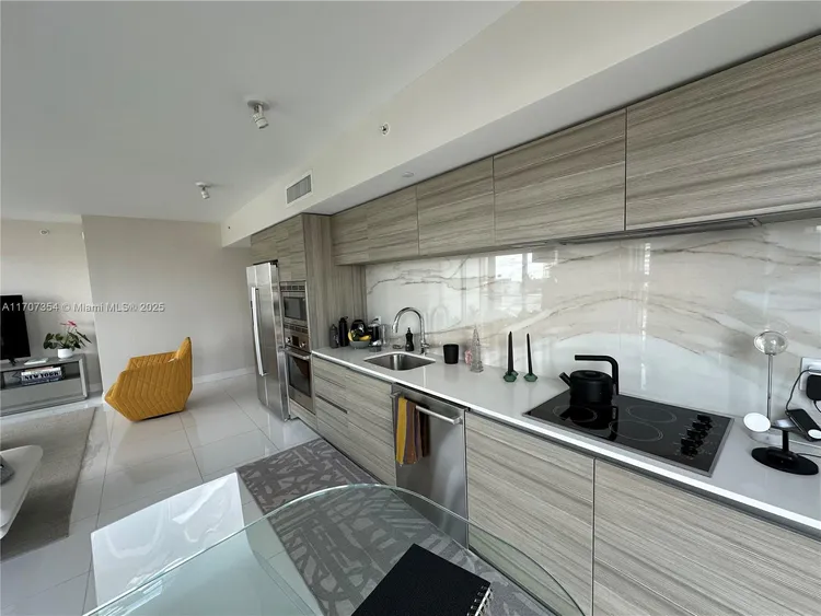 Peloro Miami Beach #505 image #10