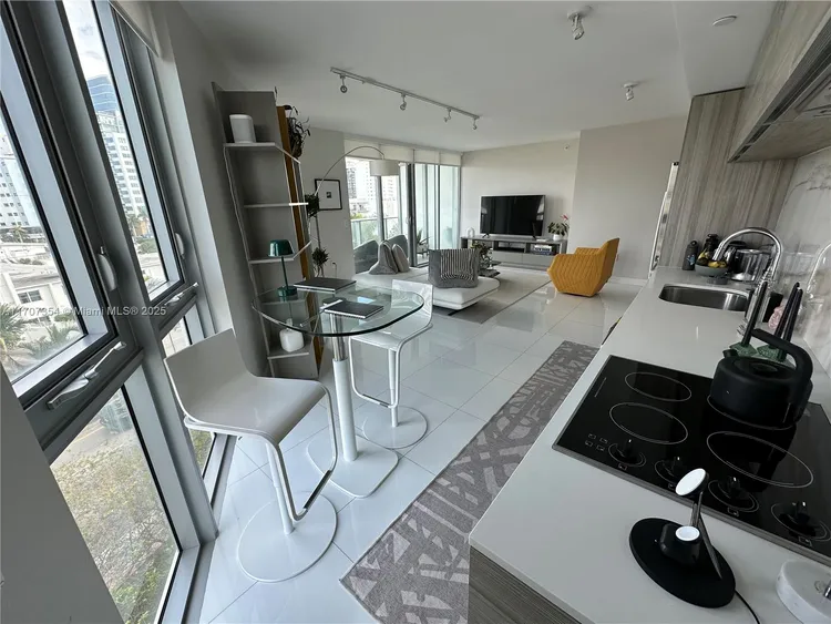 Peloro Miami Beach #505 image #11