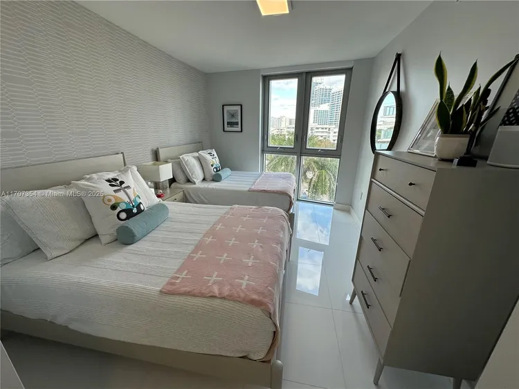 Peloro Miami Beach #505 image #13