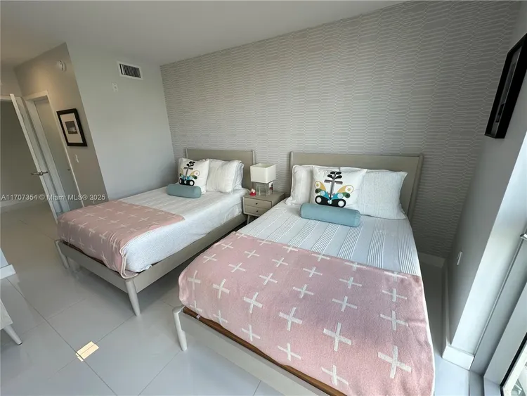 Peloro Miami Beach #505 image #14