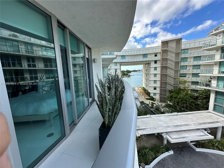 Peloro Miami Beach #505 image #23