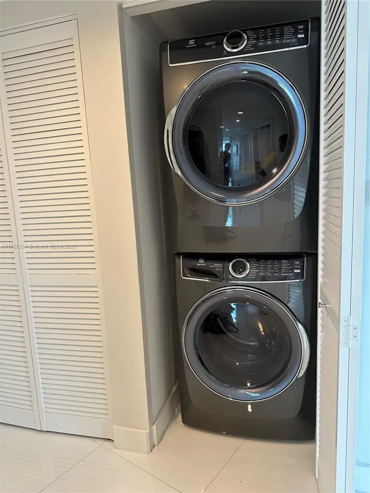 Peloro Miami Beach #505 image #39