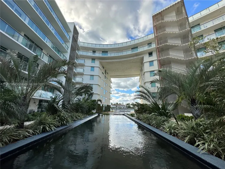 Peloro Miami Beach #505 image #44