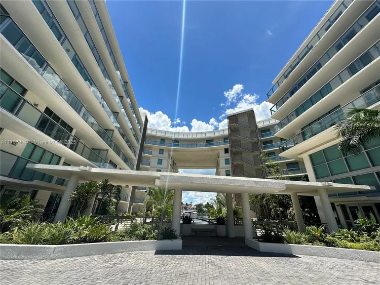 Peloro Miami Beach #505 image #45