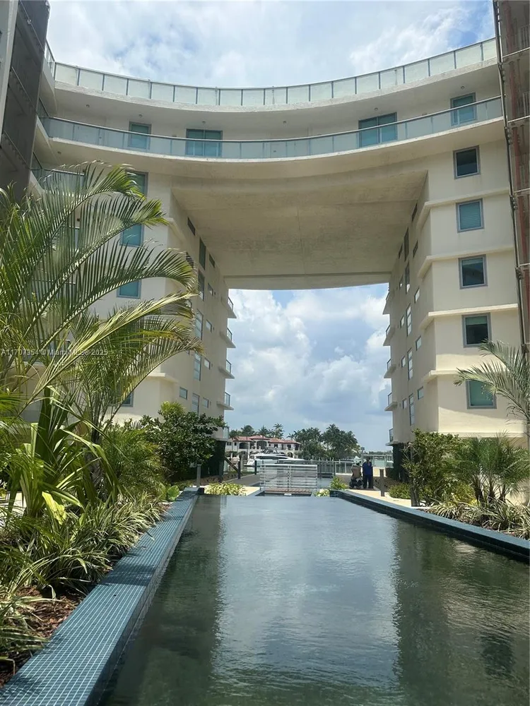 Peloro Miami Beach #505 image #47