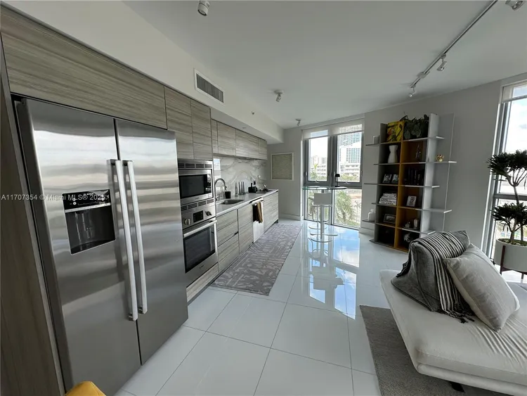 Peloro Miami Beach #505 image #8