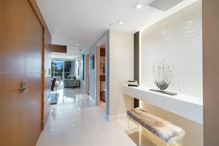 Grovenor House #606 image #16