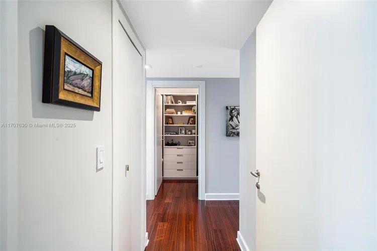 Grovenor House #606 image #25