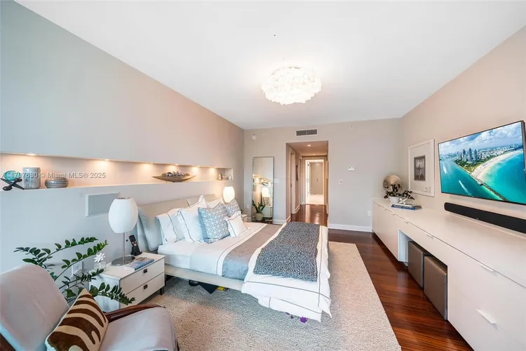 Grovenor House #606 image #26