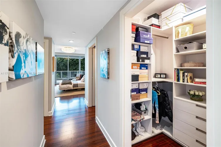 Grovenor House #606 image #33