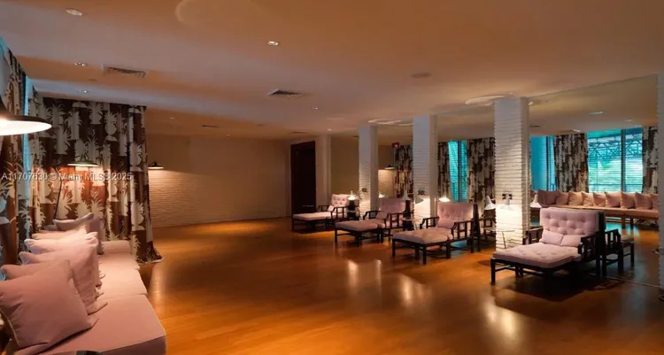 Grovenor House #606 image #45