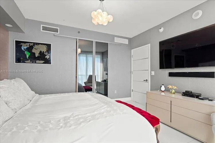 Icon Brickell II #4403 image #15
