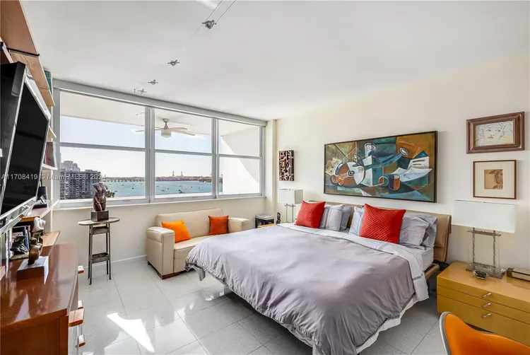 Belle Plaza #1210 image #13