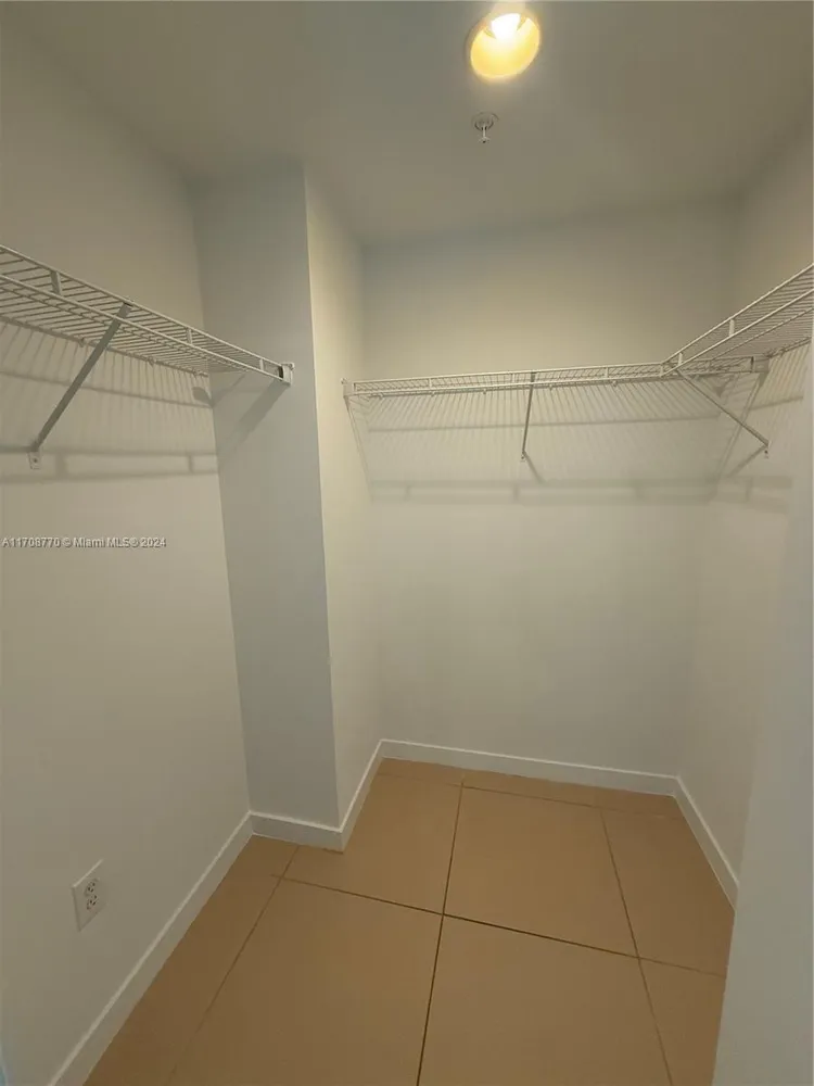 Met1 #L-804 image #11