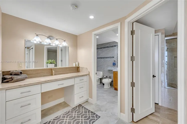 Crystal House #14M image #32