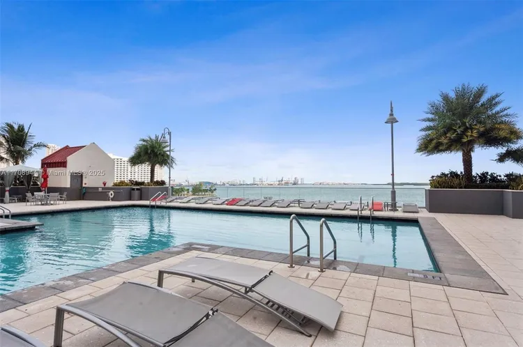 The Mark #1705 image #6