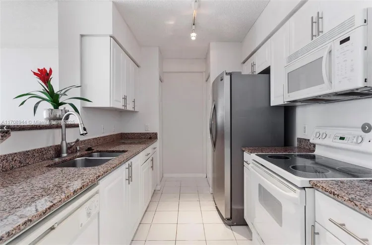 The Mark #1705 image #8