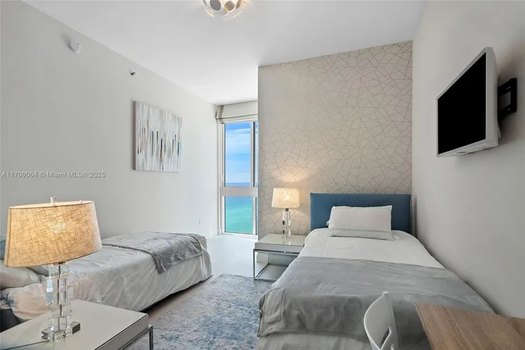 Trump Tower 2 #1601 image #28