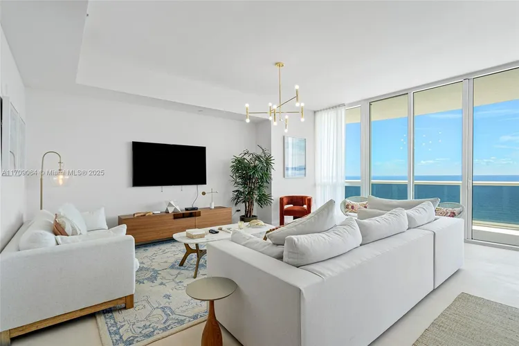 Trump Tower 2 #1601 image #6