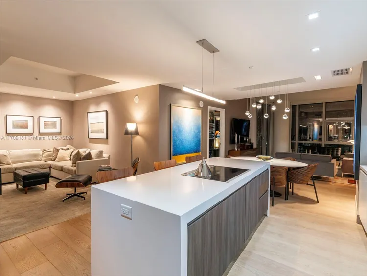 Paramount Miami Worldcenter #1212 image #11